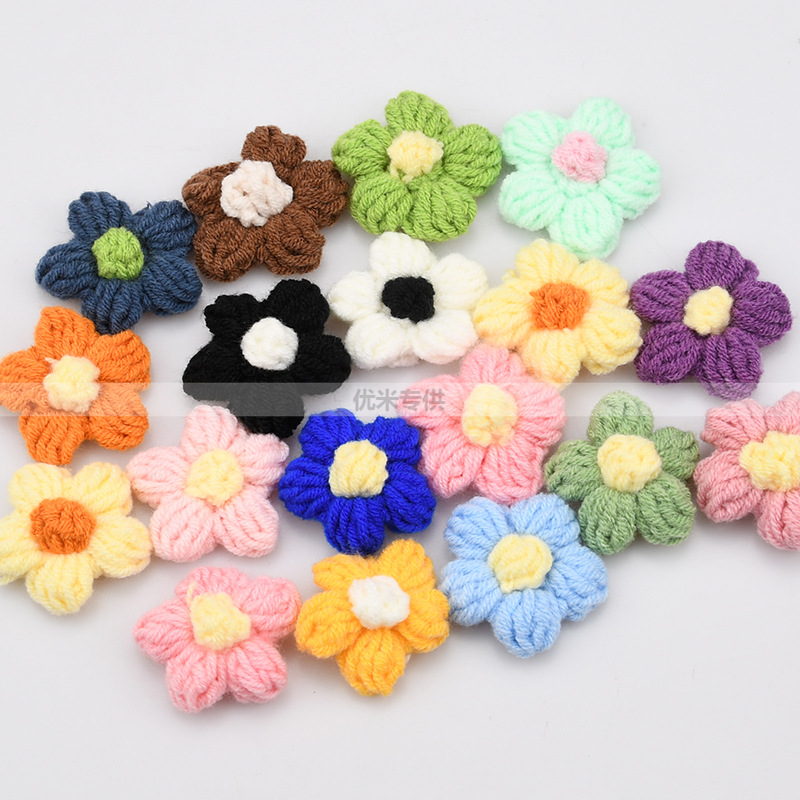 Embellish Craft - Handgefertigte Häkel-Applikationen mit fünf Blütenblättern, gestrickte